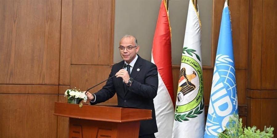 وزير الاستثمار: تطوير معامل الرقابة على الصادرات يدعم تنافسية المنتج المصري